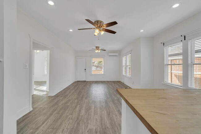 Foto del edificio - 1109 Gargan St