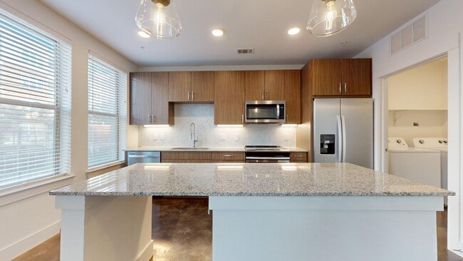 Interior Photo - Griffis Oak Lawn