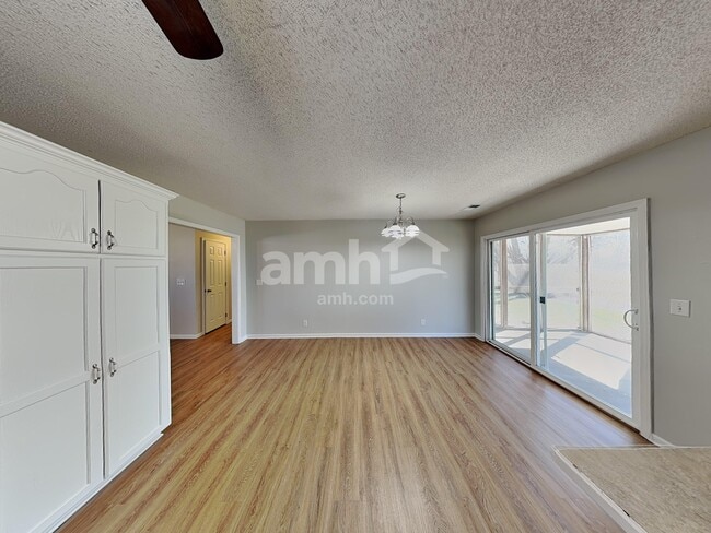 Building Photo - 1015 Bristol Dr