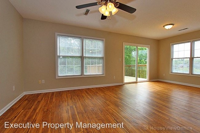 Building Photo - 234 Hidden Meadows Dr