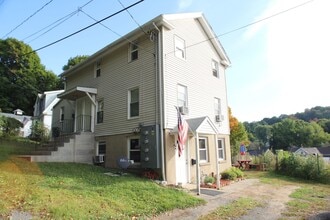 Building Photo - 14 Edgewood Rd