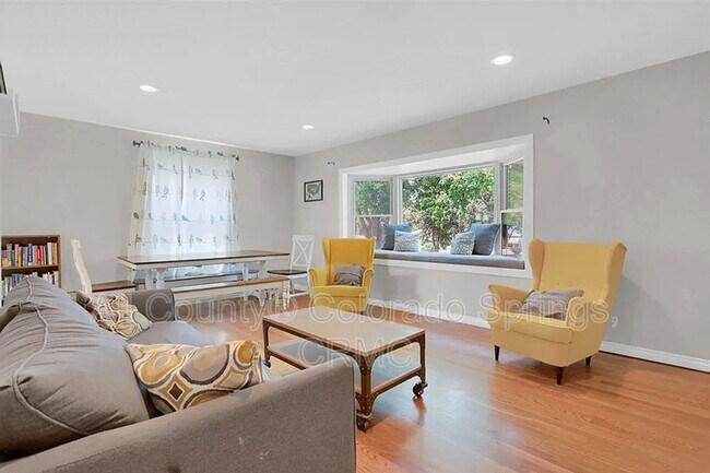 Foto del edificio - 723 N Logan Ave