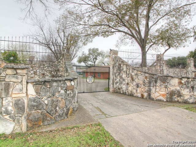 Foto del edificio - 6888 Montgomery Dr