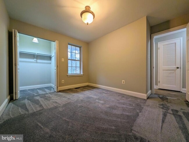 Building Photo - 3716 Ferrara Dr