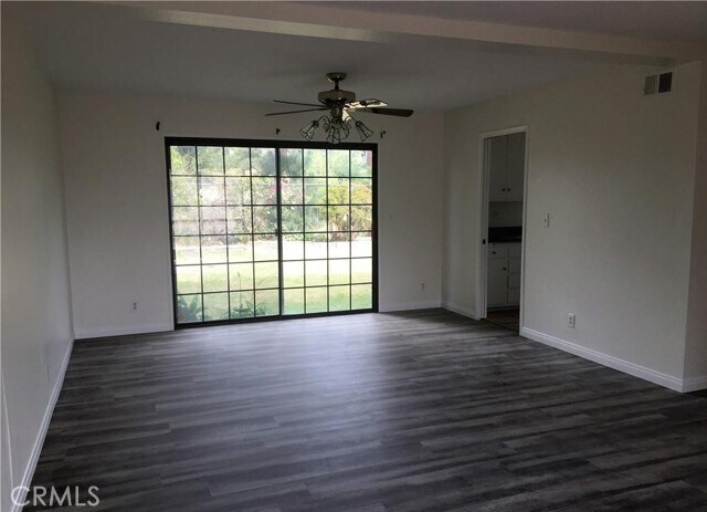 Building Photo - 363 Skywood St