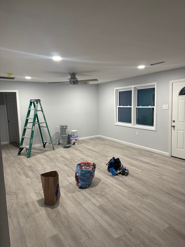 Building Photo - 638 Cashew St