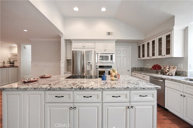 Building Photo - 26 Emerald
