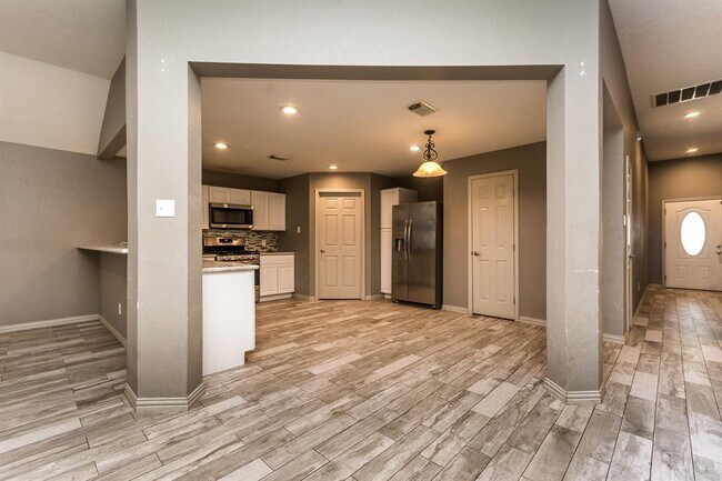 Foto del edificio - 131 Bristol Bend Ln