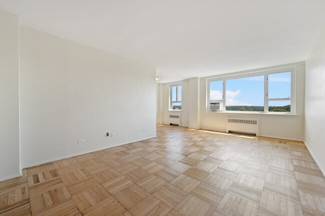 Building Photo - 5355 Henry Hudson Pkwy W