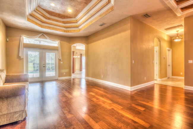 Foto del edificio - Stunning Pool Home in Town Park!
