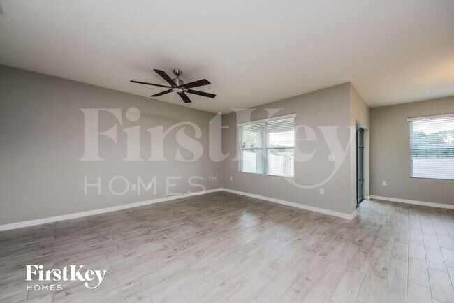 Building Photo - 2160 Sequoia Way
