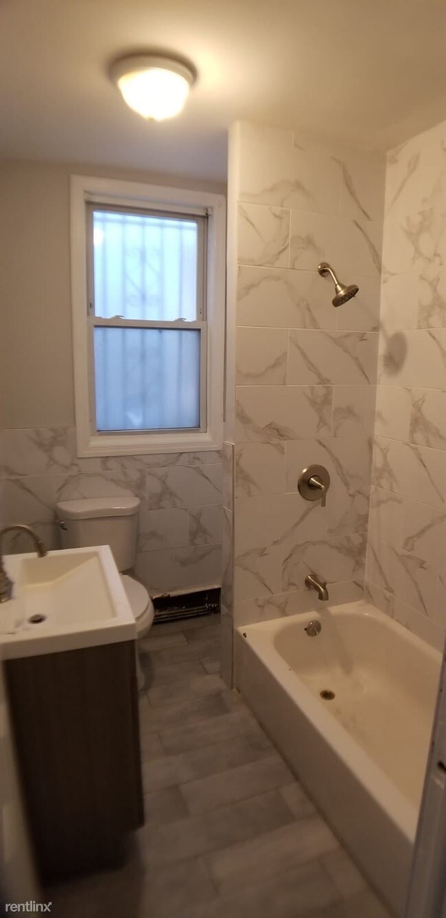 Building Photo - 5 br, 2 bath  - 64 N 6th St Apt 1