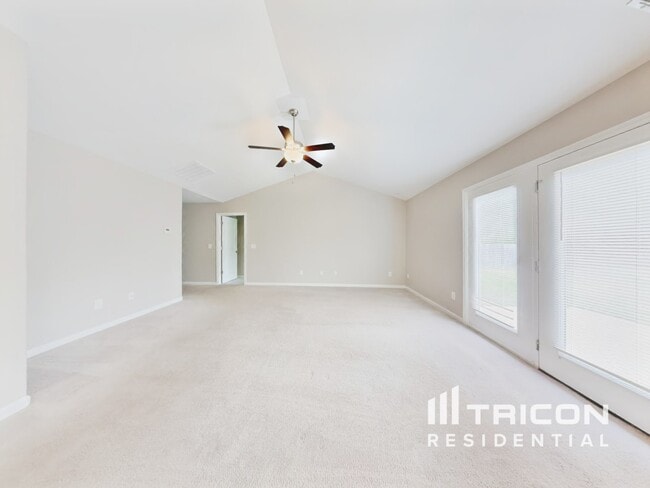 Building Photo - 219 Plains Dr