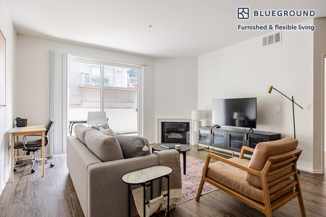 Building Photo - 13603 Marina Pointe Dr