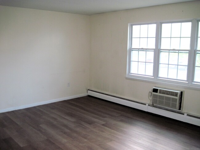 Building Photo - 1079 Blue Hills Ave