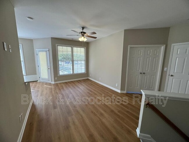 Building Photo - 1121 Kudrow Ln