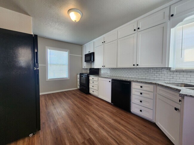 Building Photo - More Pictures of Updates Coming Soon!  Tec...