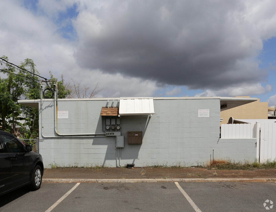 Building Photo - 94-959 Awanei St