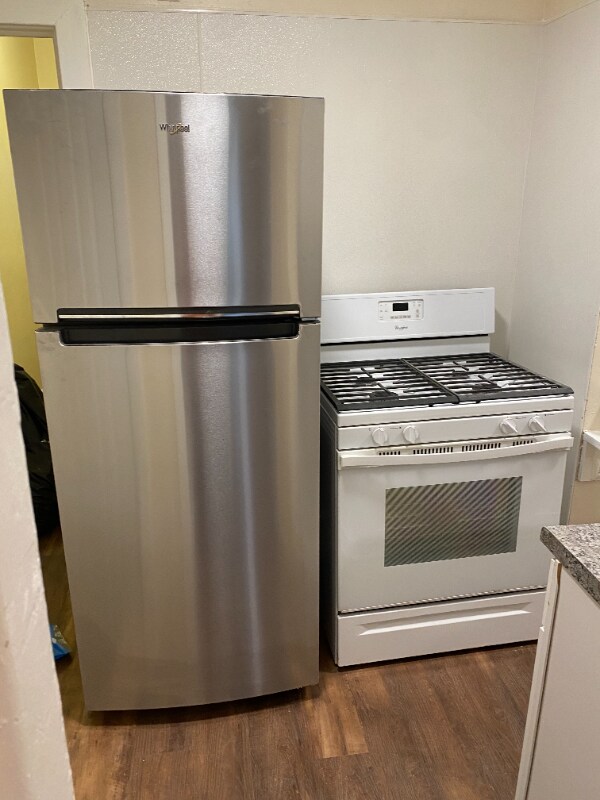 Building Photo - 428 W King St