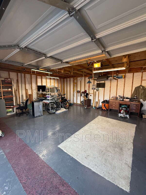 Foto del edificio - 1041 Greenview Dr