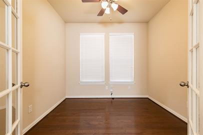 Foto del edificio - Prime Location with Style, Space & Conveni...