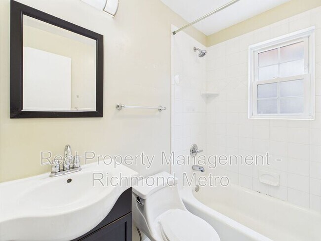 Foto del edificio - 4032 MacArthur Ave