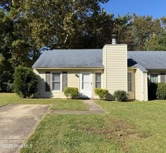 Building Photo - 133 Twin Wood Dr