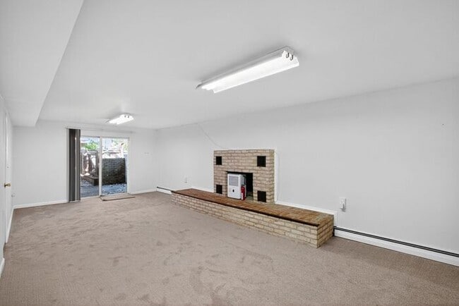 Building Photo - 3948 S Shore Dr