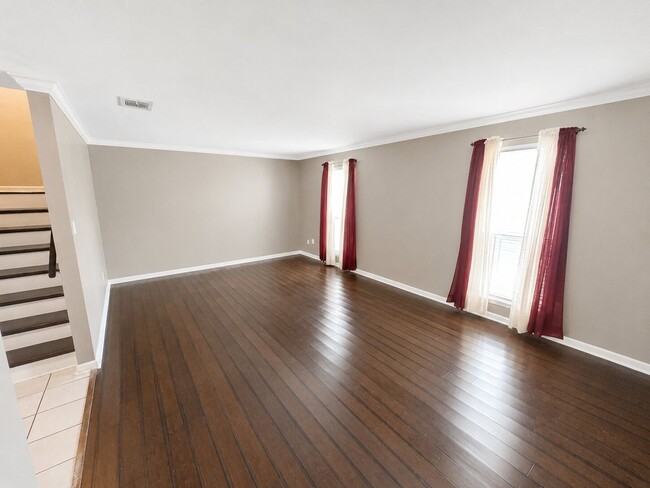 Building Photo - Shreveport Townhome!