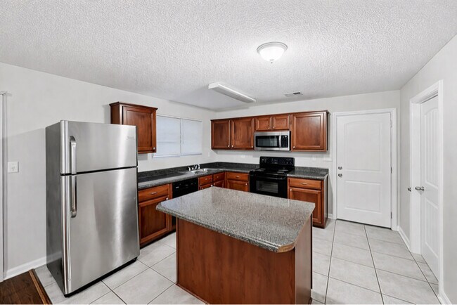 Building Photo - 10007 Branley Oak Dr