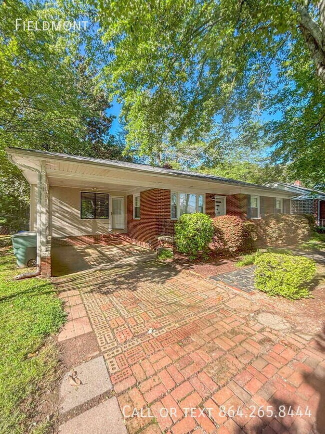 Building Photo - 104 Crescent Ridge Dr