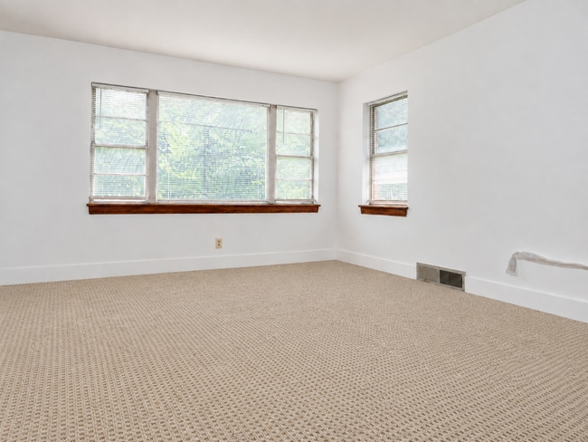 Building Photo - 4406 S 2nd St