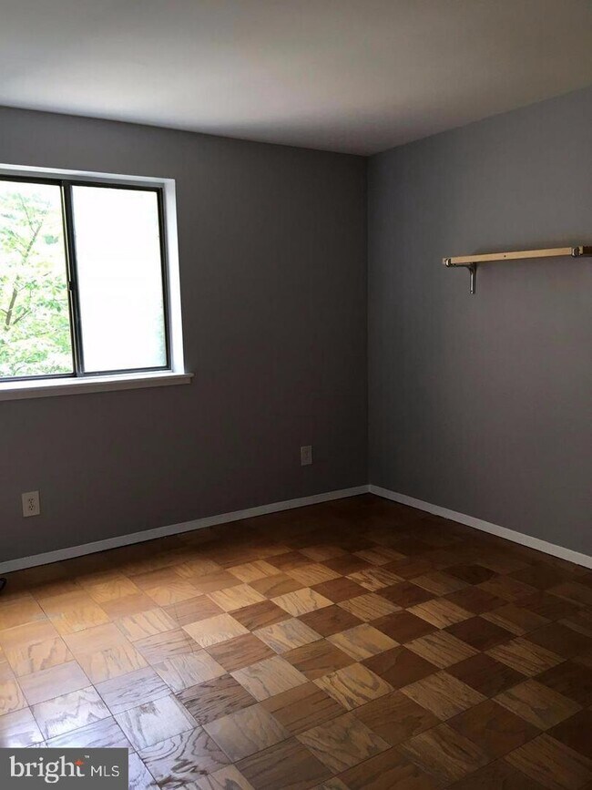 Foto del edificio - 1623 Parkcrest Cir
