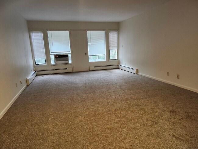 Foto del edificio - 66 North Lake Dr