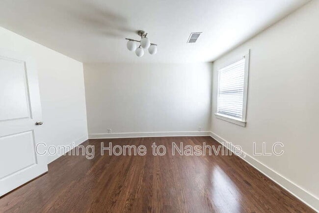 Building Photo - 818 Fatherland St