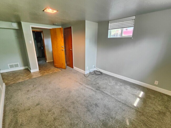 Building Photo - 213 E Coatsville Ave
