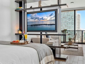 Building Photo - 398 NE 5th St