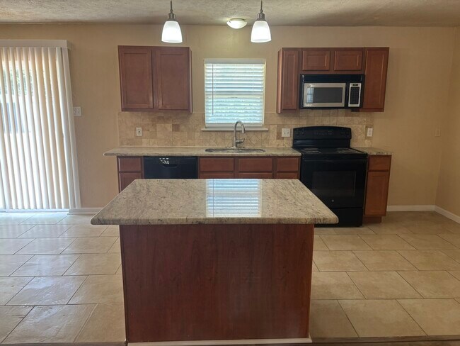Foto del edificio - 474 Sweetbriar Dr