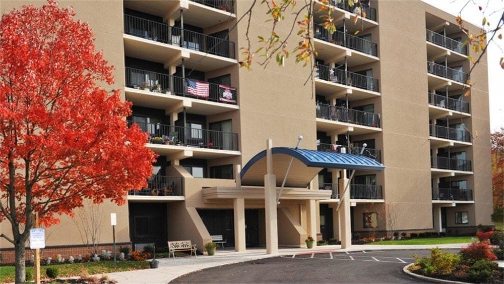 Foto principal - 153 University Dr