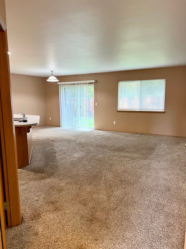 Entrada - 9928 148th Street Ct E