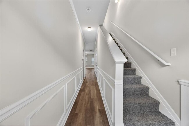 Building Photo - 4497 Ravenwood Dr