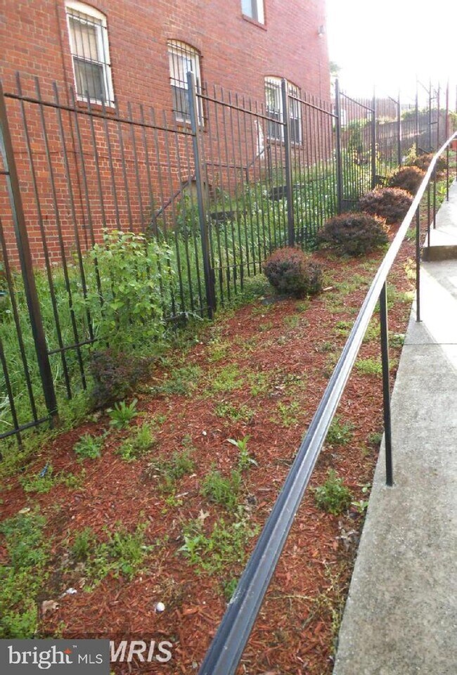 Building Photo - 3146 Buena Vista Terrace SE