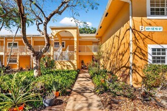 Building Photo - 401 SE 10th St