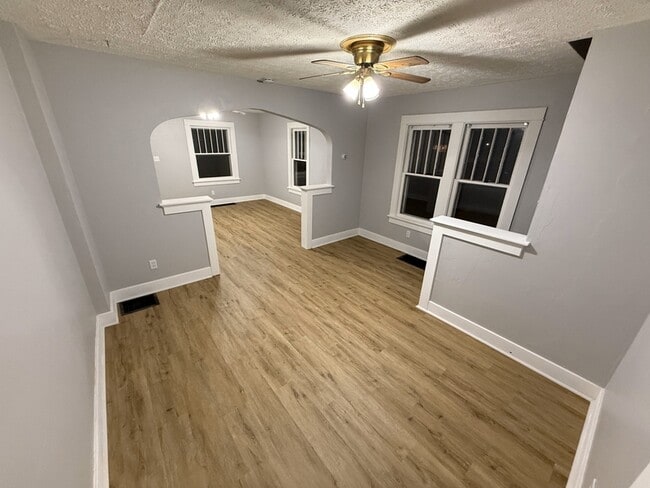 Photo - 113/115 West Main Street Apartment