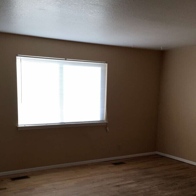 Building Photo - Great Boise Location!