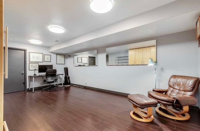 Photo du bâtiment - 1212 13 Av SW