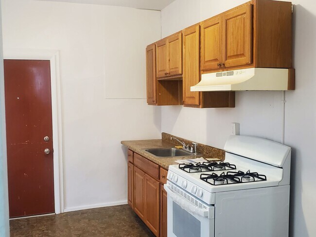 Foto del edificio - 3 Bedroom House in West Philadelpia