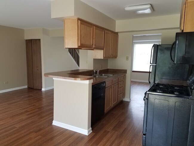 Building Photo - 3322 Huntington Ln