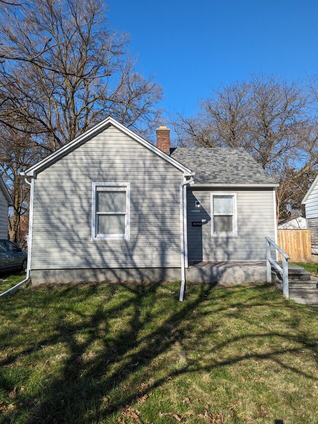 Foto principal - 18635 Beland St