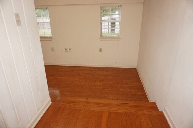 Building Photo - 3 Bedroom Home on San Jose Boulevard